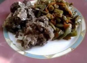 Cum să înveți cum să gătești ficat delicios de vită cu o rețetă simplă