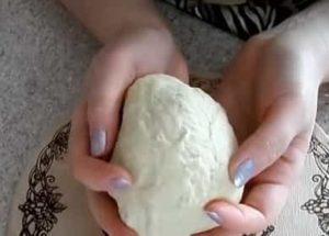 Picos tešla be mielių pagal žingsnis po žingsnio receptą su nuotrauka