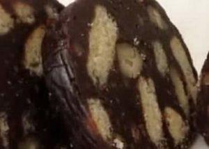 Embotit de galetes de xocolata: deliciós postre en 10 minuts